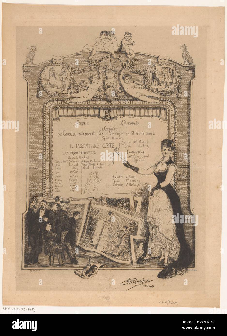 Programma voor een Evening van la Compagnie des comédiens ordinaire du cercle artistique et littéraire OP 20 décembre 1879, Inconnu, 1878 imprimer texte dans un cadre avec le visage de la liberté, deux scènes de théâtre, masques de théâtre, puti et un chien et un chat. Devant le cadre se trouve une femme en tenue de soirée avec un ventilateur fermé à la main. En plus d'elle, huit hommes regardent des tirages dans un album aussi grand qu'elle. théâtre de gravure sur papier, performance théâtrale. cupidons : 'amores', 'amoretti', 'putti'. Liberté, liberté ; 'Libertà' (Ripa). impression, par exemple : gravure, gravure, lithographie Banque D'Images