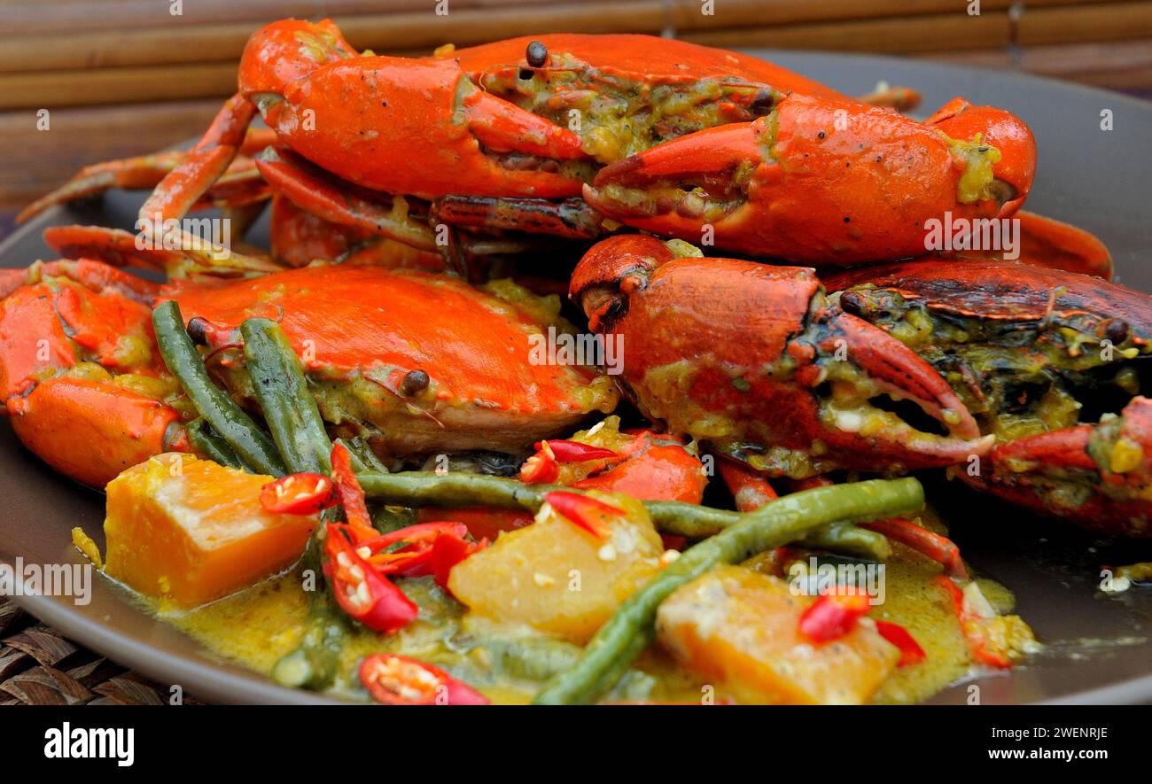 Un spécial de tous les temps est le crémeux Ginataang Alimango (crabes dans le lait de coco) un plat de fruits de mer simple mais savoureux essentiellement c'est du crabe de boue. Banque D'Images