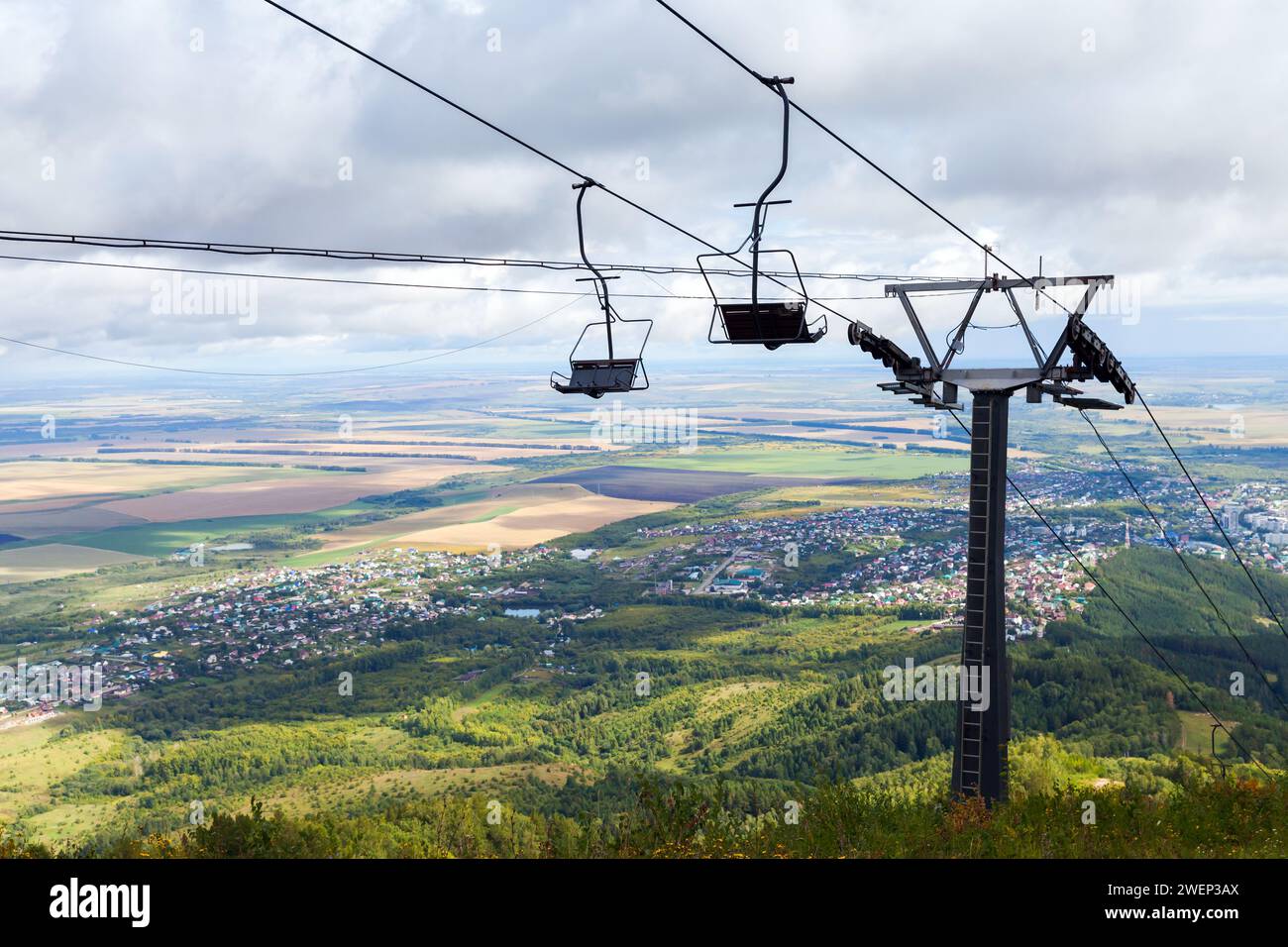 Remontées mécaniques pour le mont Tserkovka, Belokurikha, Altaï Krai, Russie Banque D'Images