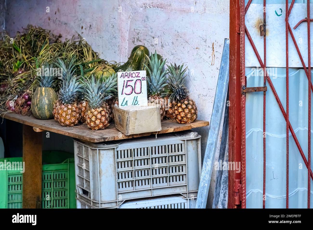 inflation, prix du riz, petite entreprise vendant des produits alimentaires, santa clara, cuba, 2024 Banque D'Images