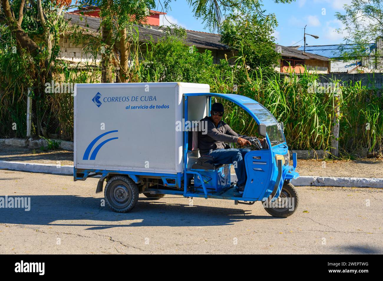 Conduite de véhicules Correos de Cuba, Santa Clara, Cuba Banque D'Images