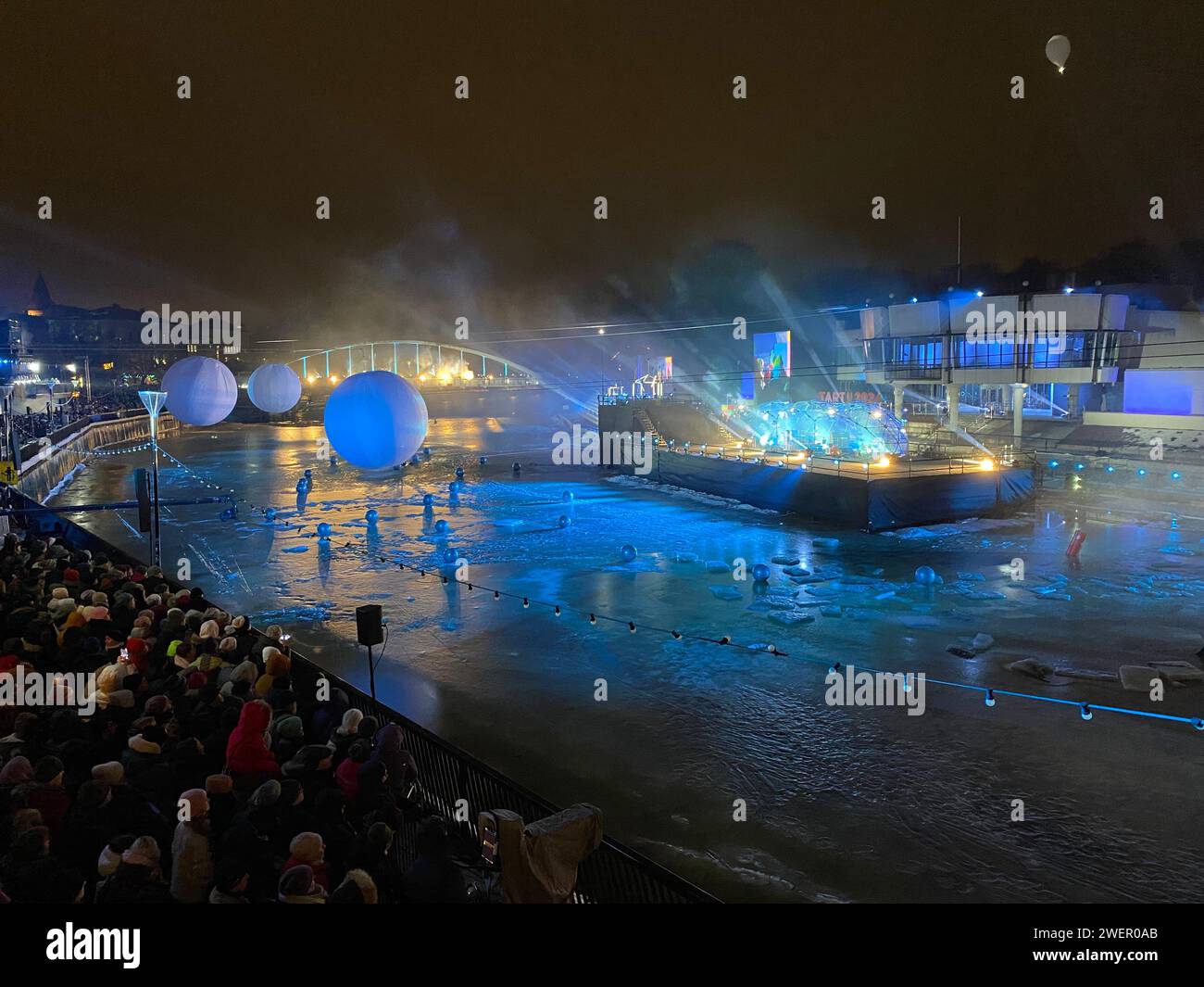 Tartu, Estonie. 26 janvier 2024. Avec un spectacle en plein air sur la rive du Emajõgi, Tartu inaugurera solennellement son programme en tant que capitale européenne de la culture 2024. Tartu est la capitale européenne de la culture 2024. Depuis 1985, l’Union européenne a désigné chaque année au moins une ville capitale européenne de la culture. Crédit : Alexander Welscher/dpa/Alamy Live News Banque D'Images