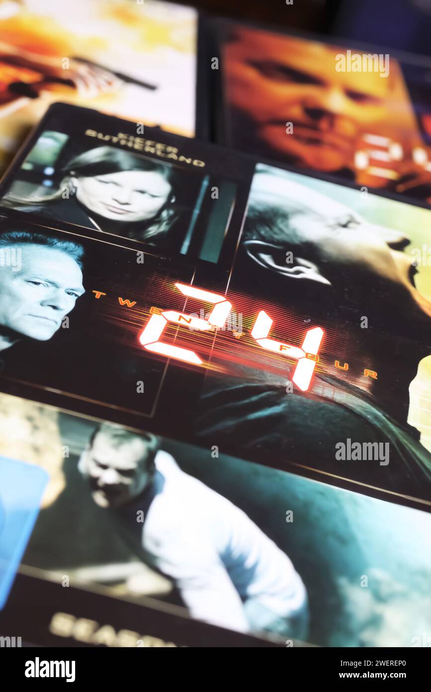 Viersen, Allemagne - janvier 9. 2024 : gros plan de la couverture DVD de la série télévisée FOX 24 heures avec Kiefer Southerland Banque D'Images