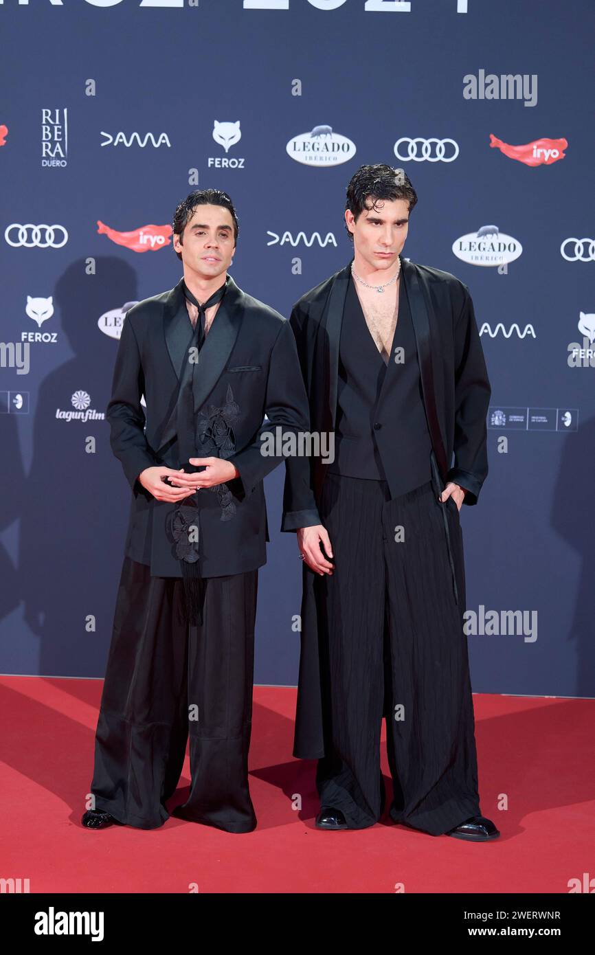 Madrid. Espagne. 20240126, Javier Calvo, Javier Ambrossi assiste aux Feroz Awards 2024 - tapis rouge au Palais Vistalegre le 26 janvier 2024 à Madrid, Espagne Credit : MPG/Alamy Live News Banque D'Images