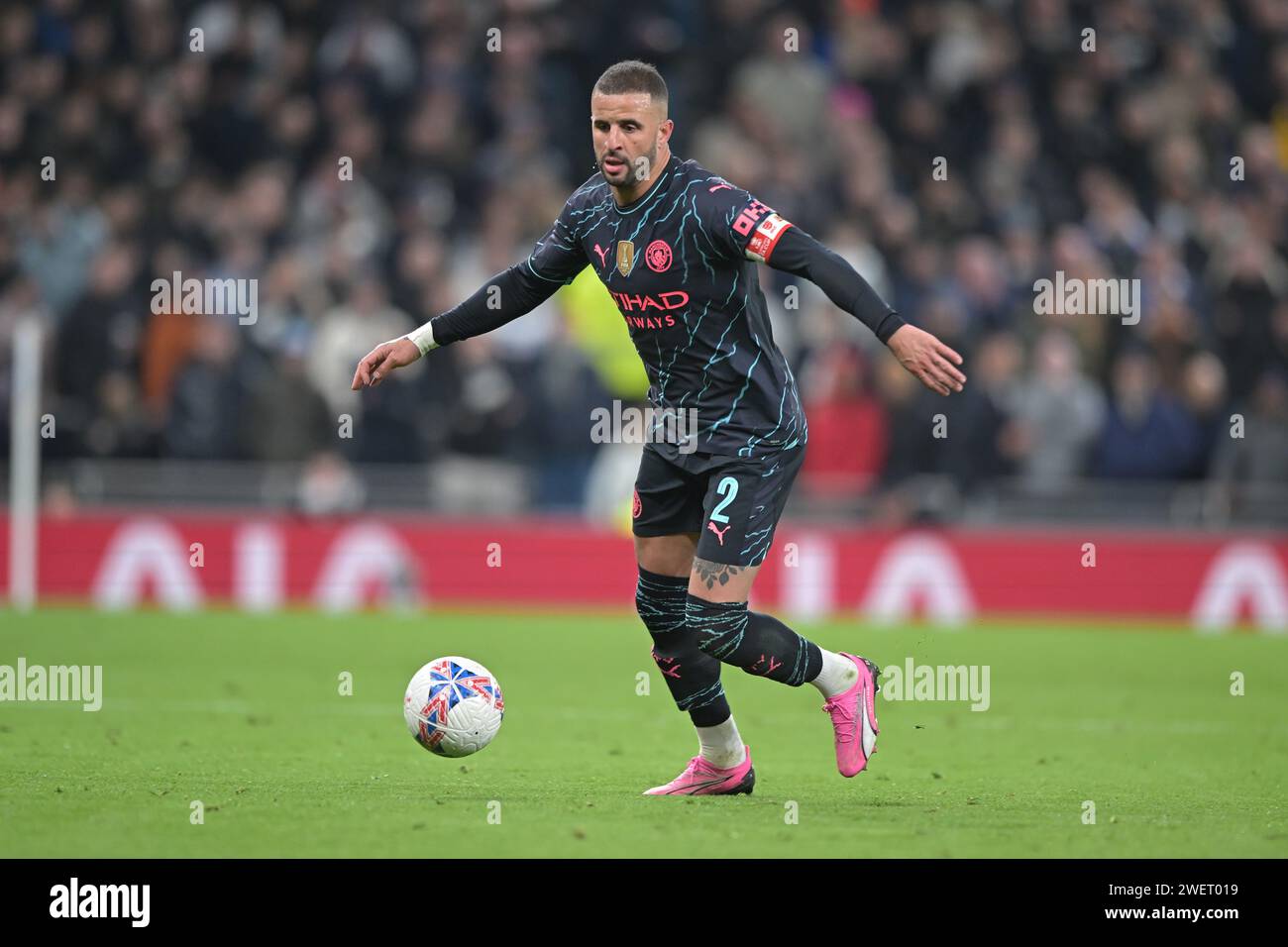 Londres, Royaume-Uni. 26 janvier 2024. Kyle Walker de Manchester City lors de la 4e ronde Spurs vs Manchester City FA Cup au Tottenham Hotspur Stadium de Londres. Cette image est réservée À UN USAGE ÉDITORIAL. Licence requise de The football DataCo pour toute autre utilisation. Crédit : MARTIN DALTON/Alamy Live News Banque D'Images