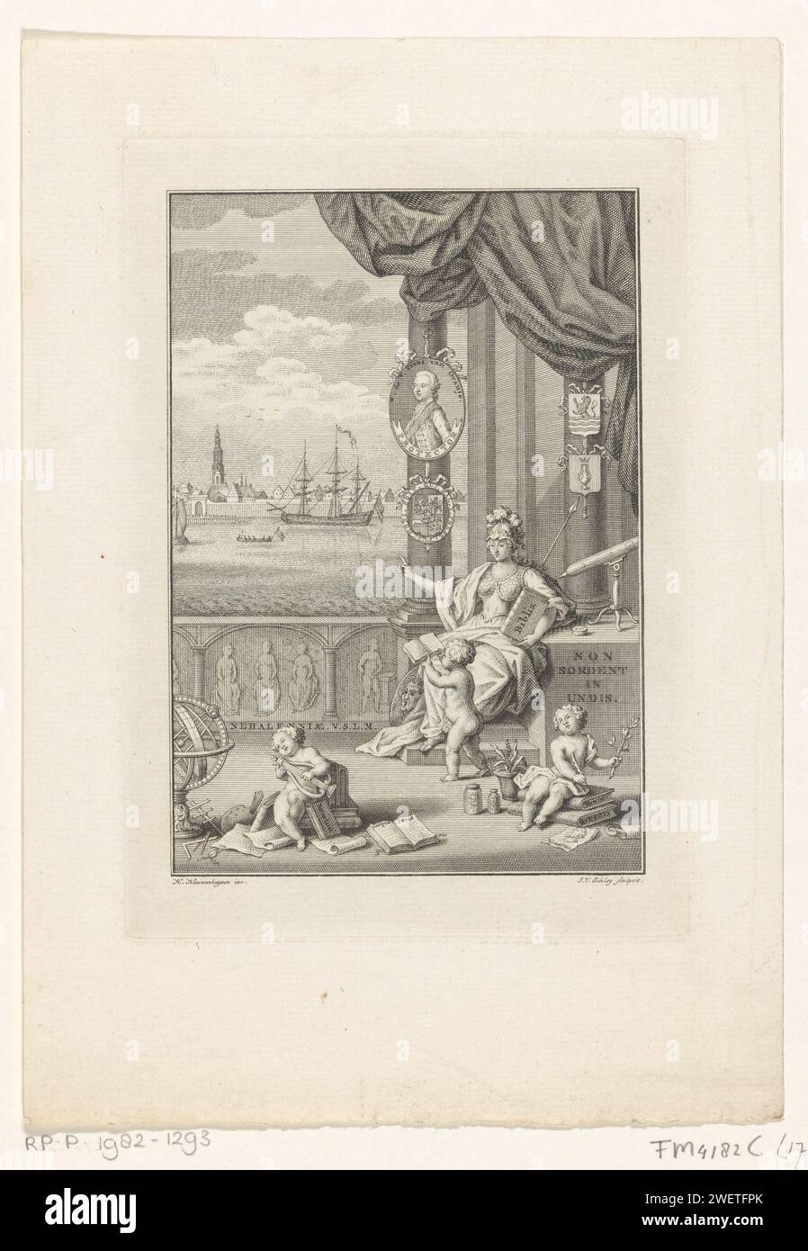 Allégorie avec Minerve, 1769 print Minerve assis avec la Bible en main pointe vers la ville de Vlissingen au loin. Derrière elle une colonne avec médaillons avec portrait et arme de Stadholder Willem V. sur la droite l'arme de Zeeland avec le Wapen van Vlissingen dessous. Il y a trois putti avec des livres, une branche d'olivier et un treuil. Gravure sur papier / gravure aspects spécifiques, aspects allégoriques de Minerve ; Minerve comme patronne - vénération, honorée par Flushing Banque D'Images