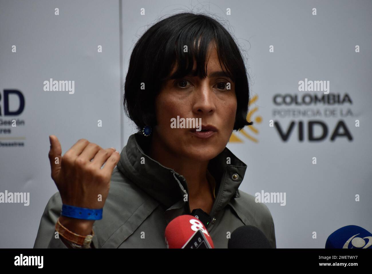 Bogota, Colombie. 26 janvier 2024. La ministre colombienne de l'environnement Susana Muhamad lors d'une conférence de presse tenue par les ministres de l'environnement, de l'intérieur et de la Défense à Bogota, en Colombie, en réponse aux incendies de forêt présentés les jours précédents, le 26 janvier 2024. Photo : Cristian Bayona/long Visual Press crédit : long Visual Press/Alamy Live News Banque D'Images