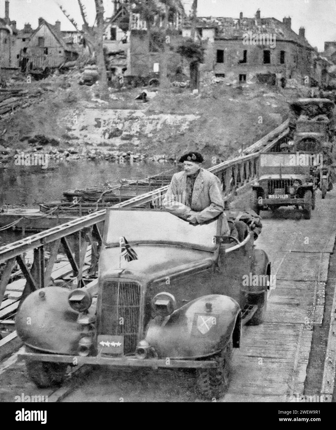 Le général Montgomery traverse la Seine à la fin du mois d'août 1944, suite à l'invasion alliée de l'Europe pendant la Seconde Guerre mondiale. Banque D'Images