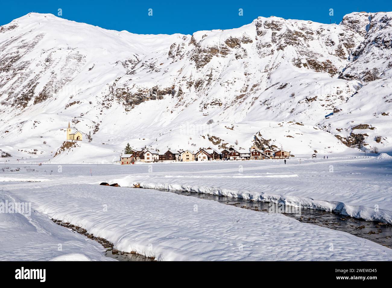 Paysage hivernal de la plaine de Riale dans la vallée de Formazza Banque D'Images