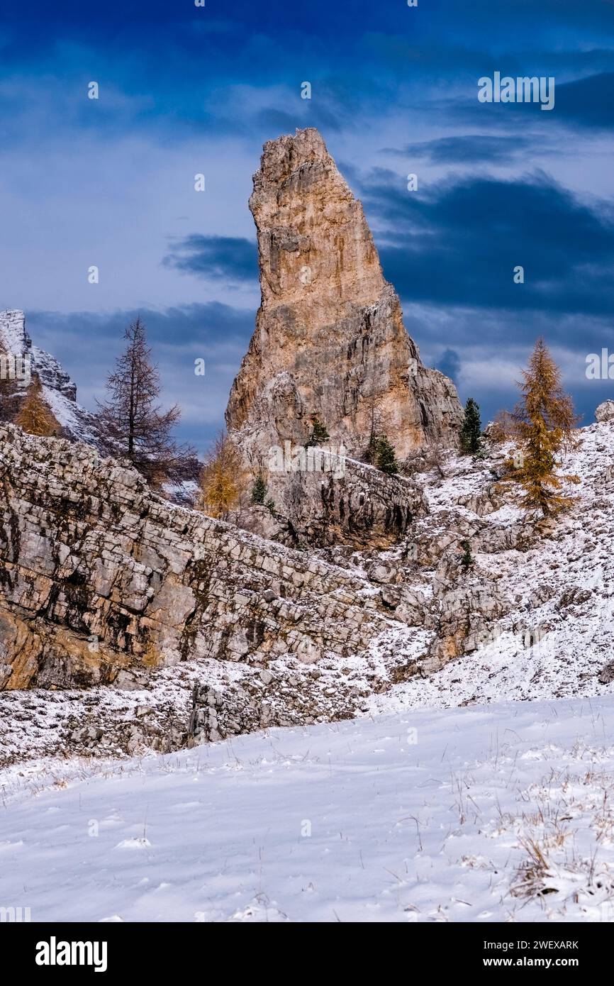 Torre Inglese, l'un des sommets de la formation rocheuse Cinque Torri en hiver. Cortina d Ampezzo Veneto Italie FB 2023 3488 Banque D'Images