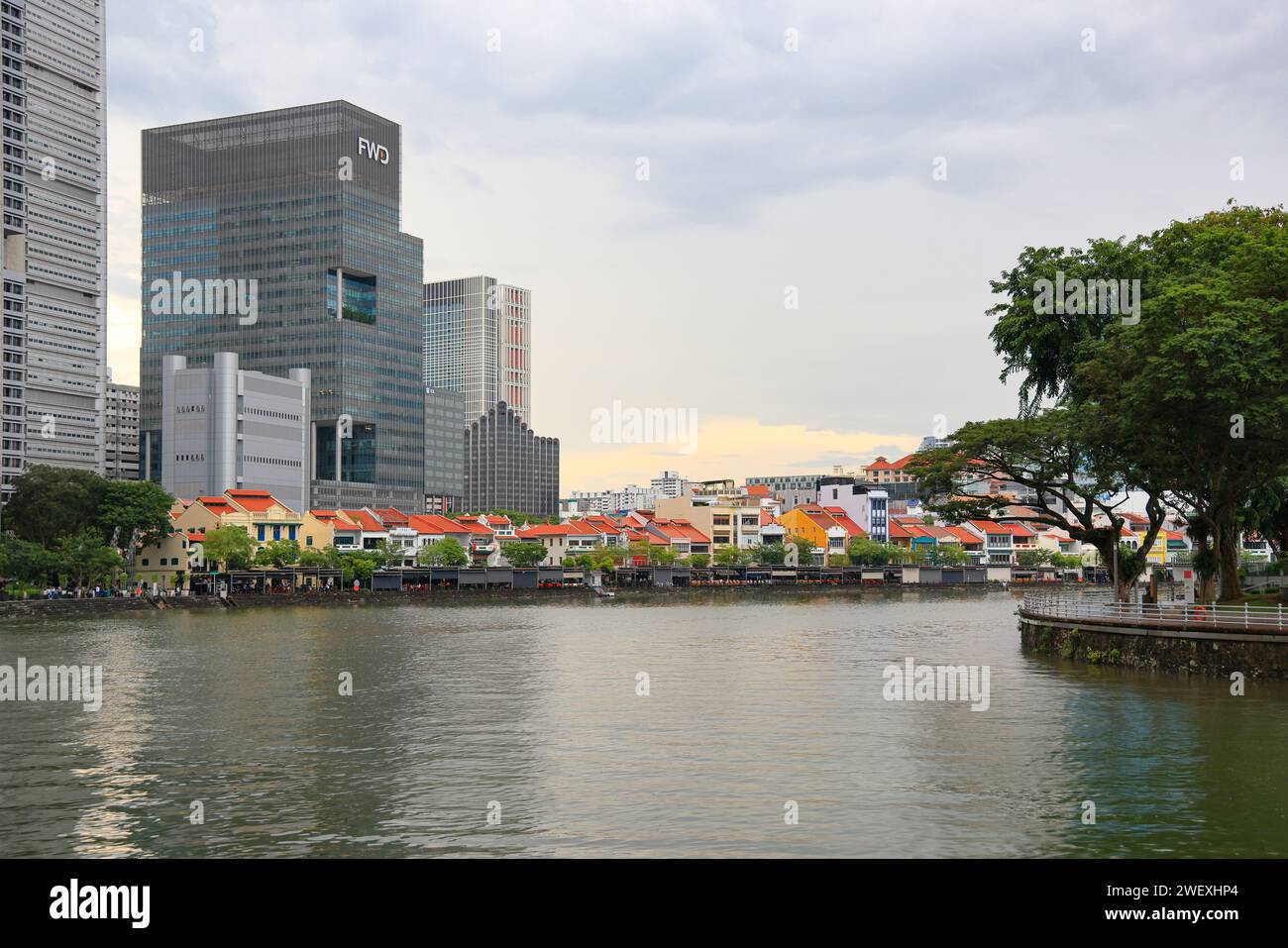 Restaurants et lieux de divertissement à Clarke Quay vue sur la région de la rivière Singapour. Banque D'Images