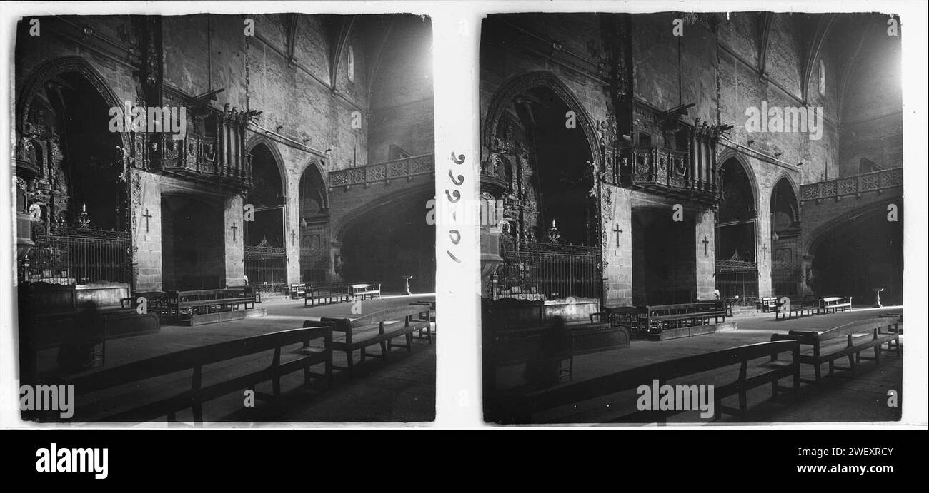 Altar LATERAL i orgue d ' una església de Valls. Banque D'Images