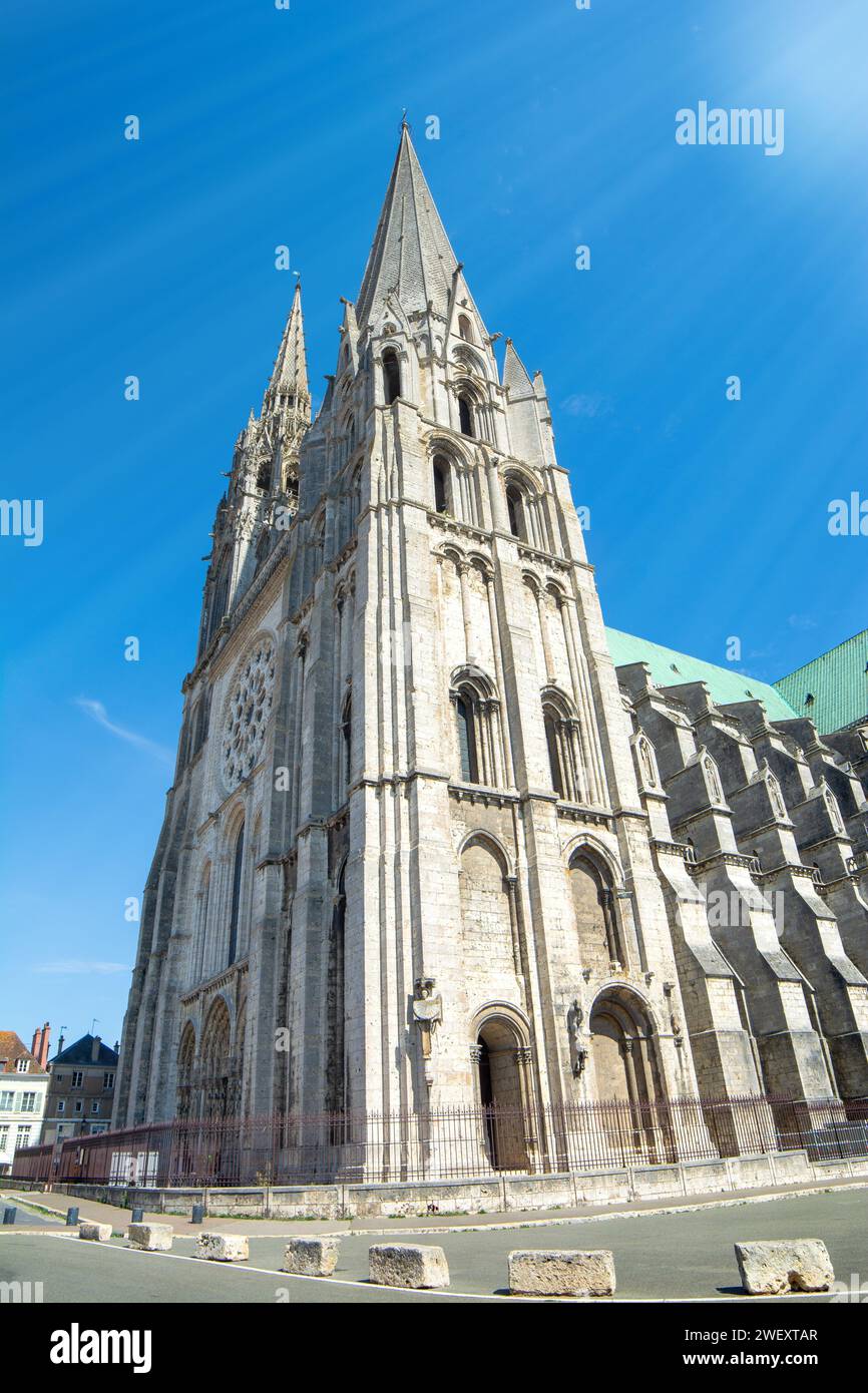 Cathédrale notre-Dame de Chartres, France, monument de style gothique, construit entre 1194 et 1220, l'un des plus beaux et des plus marquants historiquement Banque D'Images