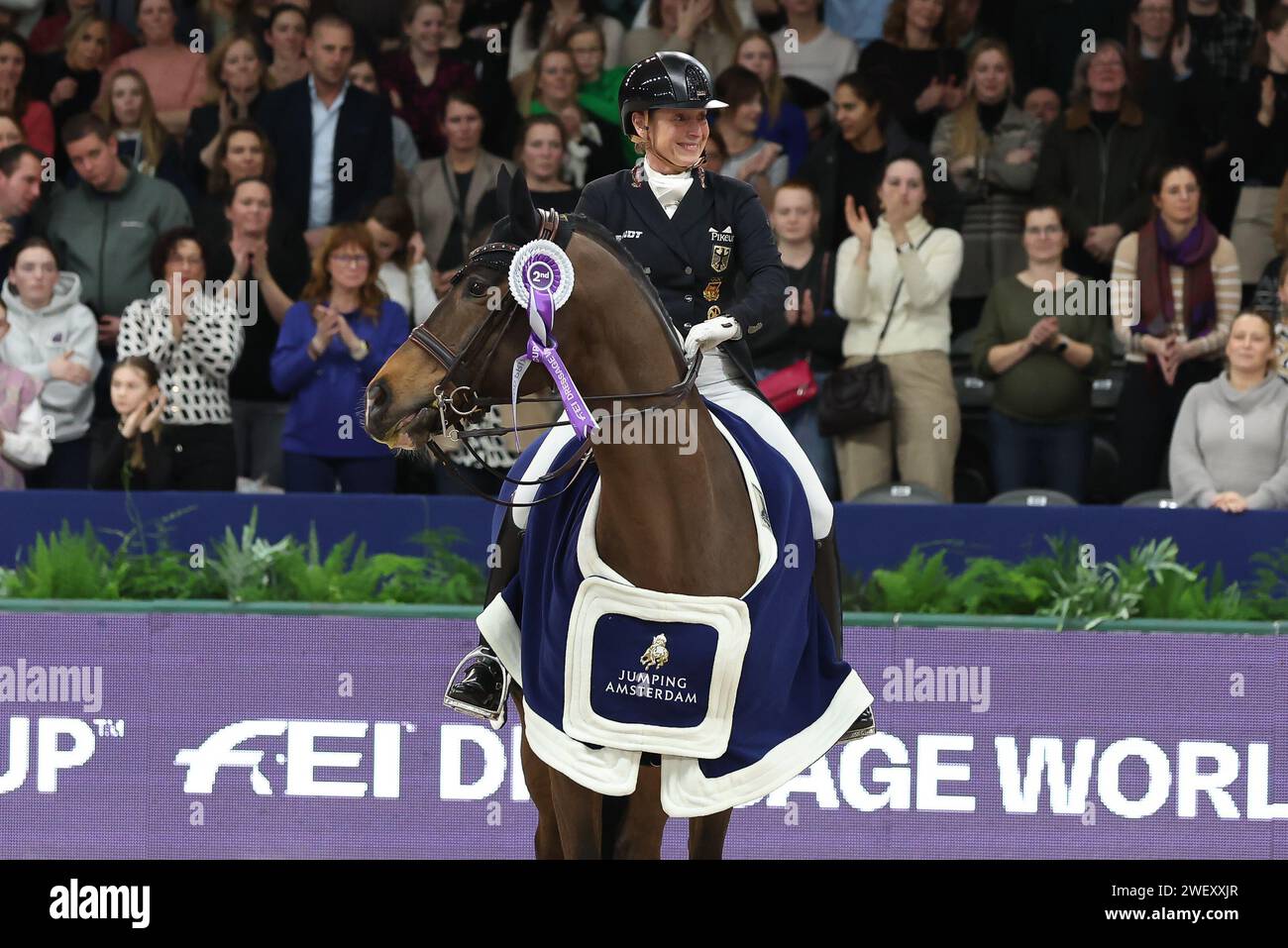 AMSTERDAM, PAYS-BAS - JANVIER 27 : 2e place Isabell Werth (GER) DSP Quantaz lors du Jumping Amsterdam 2024 Iinternational FEI dressage World Cu Banque D'Images