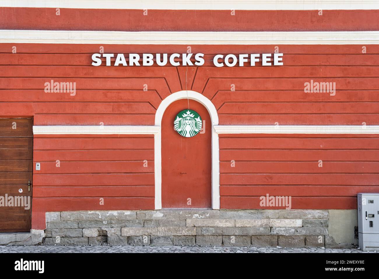Brasov, Roumanie - septembre 02 2023 : chaîne de cafés Starbucks à Brasov Banque D'Images