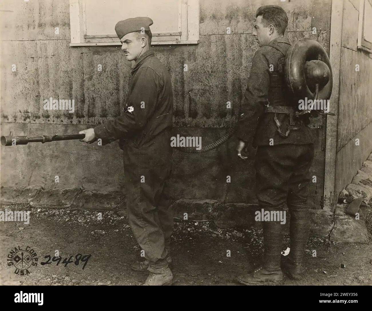 Figurines Fallschirmjäger Allemands Avec Lance-flammes - 2 Unités Non Peintes 28mm - Bolt Action