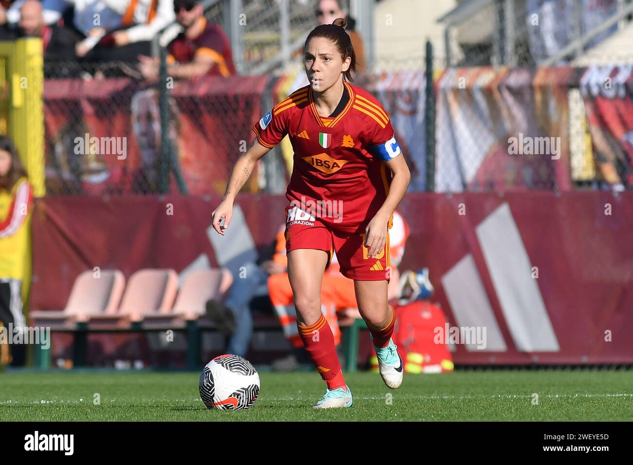 Roma, Lazio. 27 janvier 2024. Manuela Giugliano de AS Roma Woman lors du match de championnat Serie A Women 2023-2024 entre Roma Women et Sampdoria Women au stade Tre Fontane à Rome, Italie, le 27 janvier 2024. Crédit : massimo insabato/Alamy Live News Banque D'Images