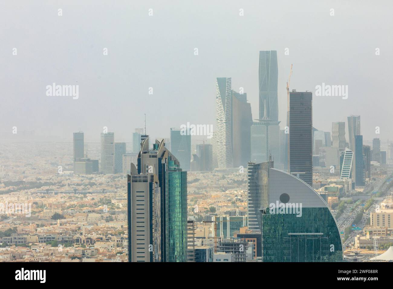 Panorama aérien du centre-ville de Riyad avec des gratte-ciel du quartier central des affaires Al Olaya, Al Riyadh, Arabie Saoudite Banque D'Images