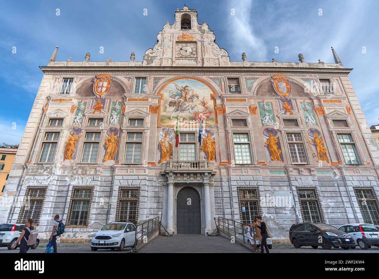 Façade du Palazzo San Giorgio gothique avec fresques de style Renaissance, construit en 1260, Palazzo San Giorgio, 2, Gênes, Italie Banque D'Images