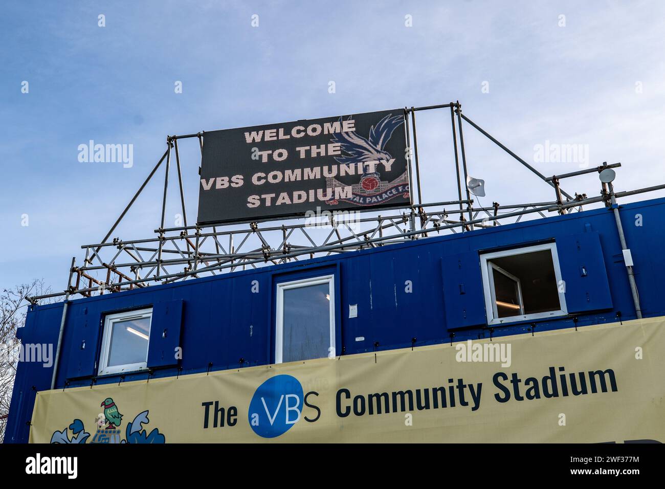 Sutton, Royaume-Uni. 28 janvier 2024. Le VBS Community Stadium, Sutton, Angleterre, janvier 28 2024 vue d'ensemble avant le match de championnat FA Womens entre Crystal Palace et Charlton Athletic au VBS Community Stadium, Sutton, Angleterre (Stephen Flynn/SPP) crédit : SPP Sport Press photo. /Alamy Live News Banque D'Images