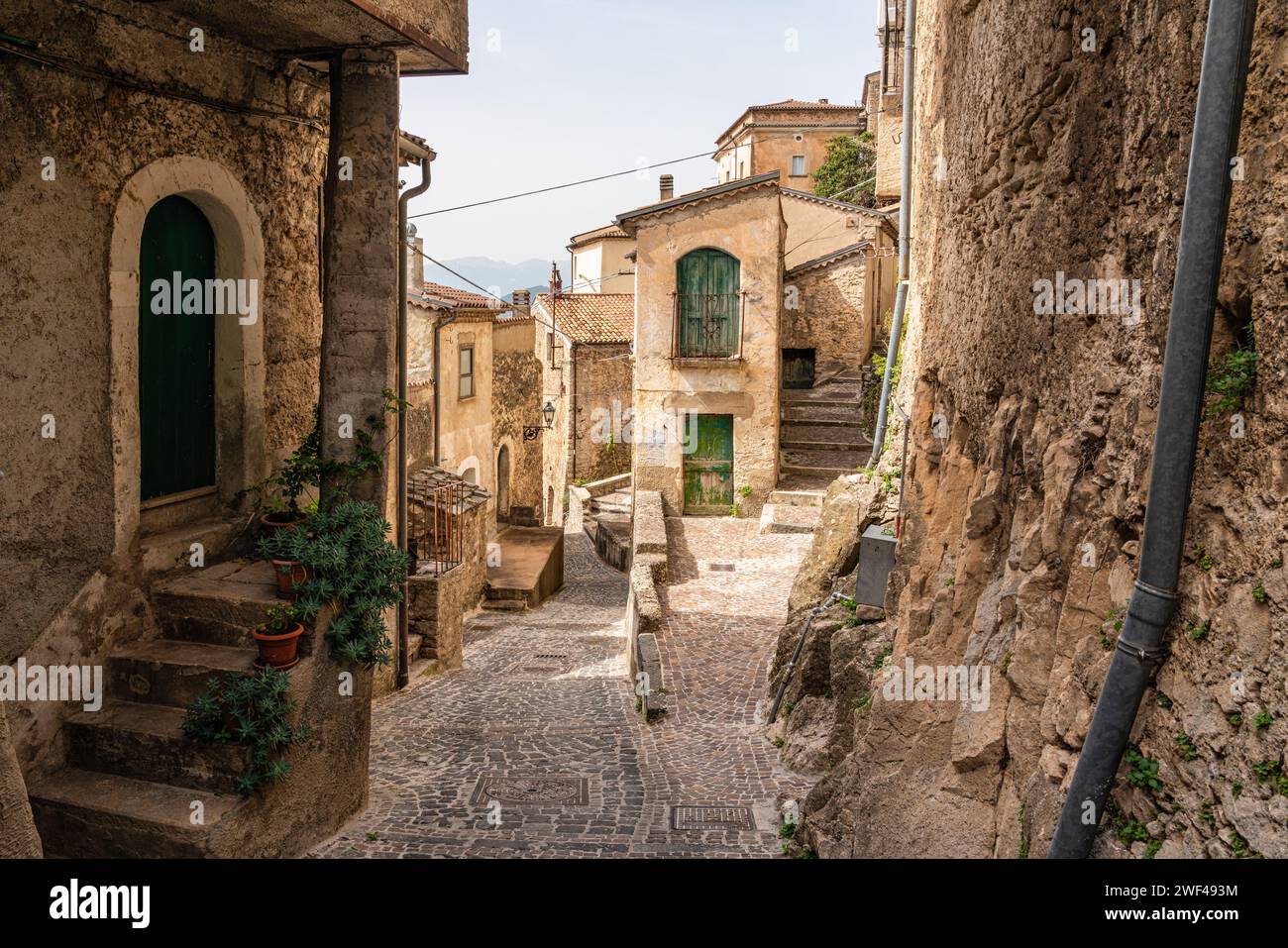 Le centre historique du beau village de Pesche, dans la province d'Isernia, Molise, Italie. Banque D'Images
