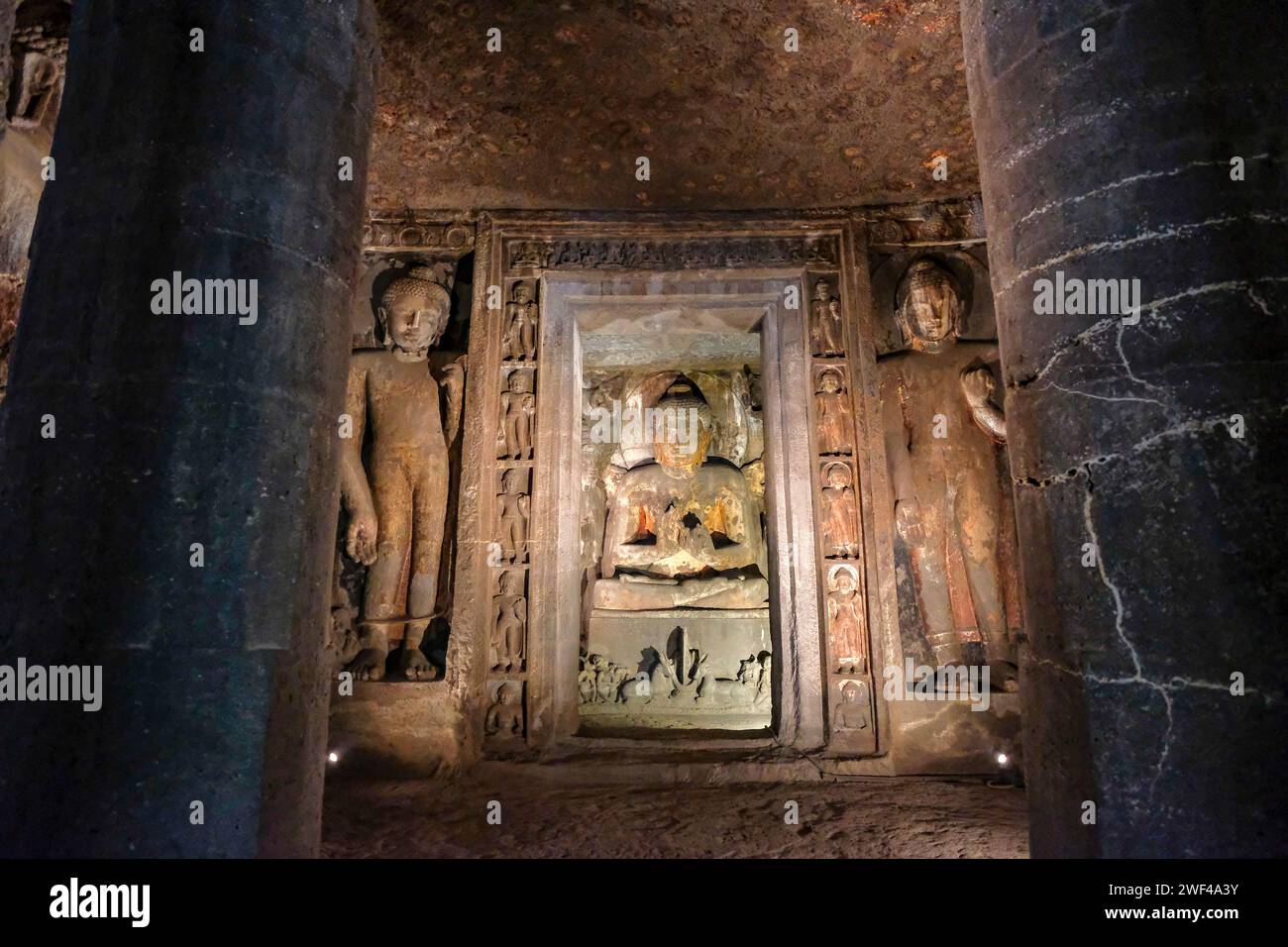 Ajanta, Inde - 19 janvier 2024 : les grottes d'Ajanta sont des monuments rupestres bouddhistes taillés dans la roche à Ajanta, district d'Aurangabad, Maharashtra, Inde. Banque D'Images
