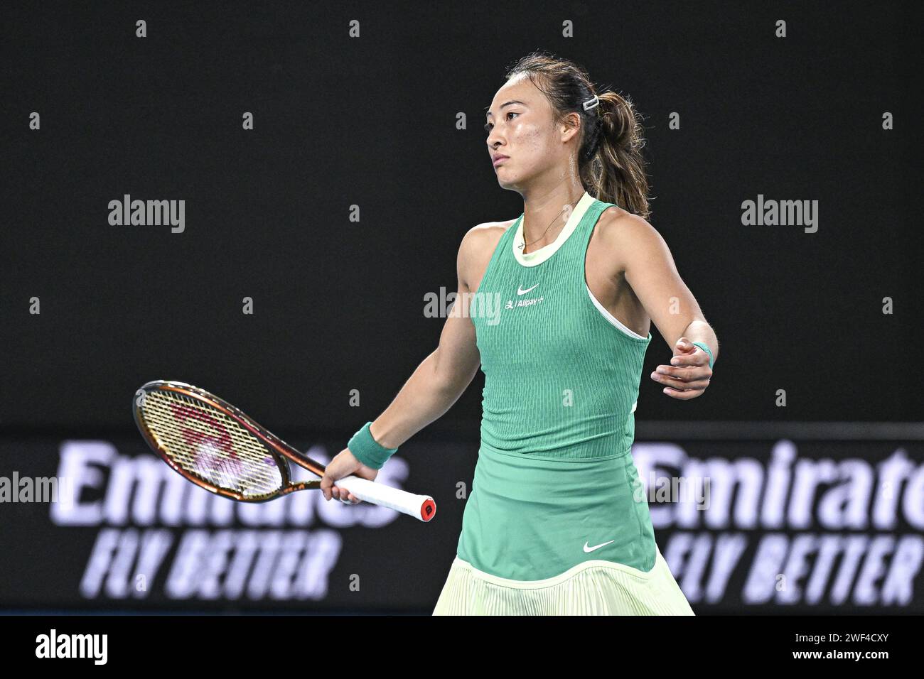 Zheng Qinwen lors de la finale du tournoi de tennis du Grand Chelem féminin de l'Open d'Australie 2024 le 27 janvier 2024 au Melbourne Park en Australie. Photo Victor Joly / DPPI Banque D'Images