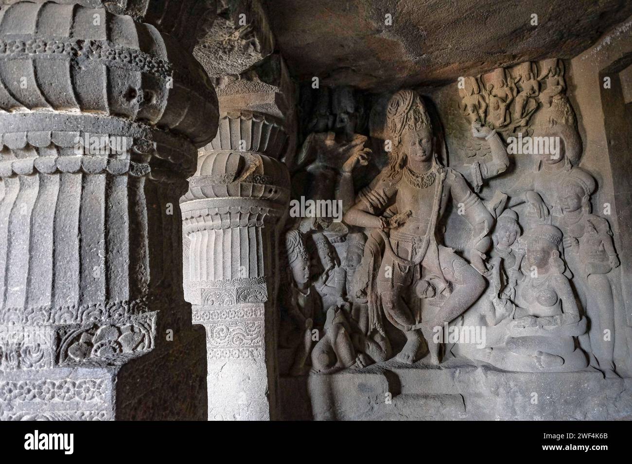 Ellora, Inde - 22 janvier 2024 : les grottes d'Ellora sont un complexe de grottes taillées dans la roche situé dans le district d'Aurangabad de Maharashtra, en Inde. Banque D'Images