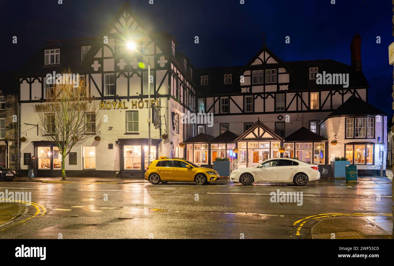 The White Lion Royal Hotel, High Street, Bala, au nord du pays de Galles, en janvier 2024. Banque D'Images