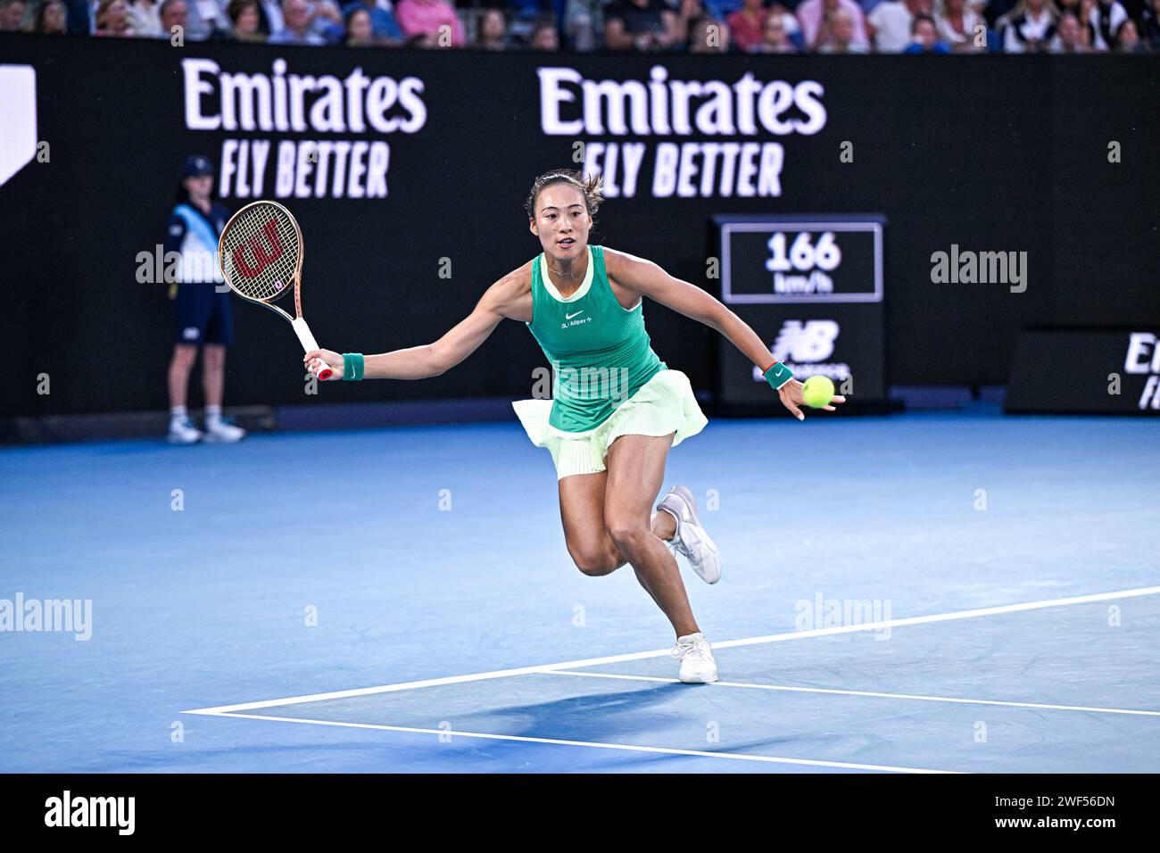 Paris, France. 27 janvier 2024. Zheng Qinwen lors de la finale du tournoi de tennis du Grand Chelem féminin de l'Open d'Australie 2024 le 27 janvier 2024 au Melbourne Park en Australie. Crédit : Victor Joly/Alamy Live News Banque D'Images