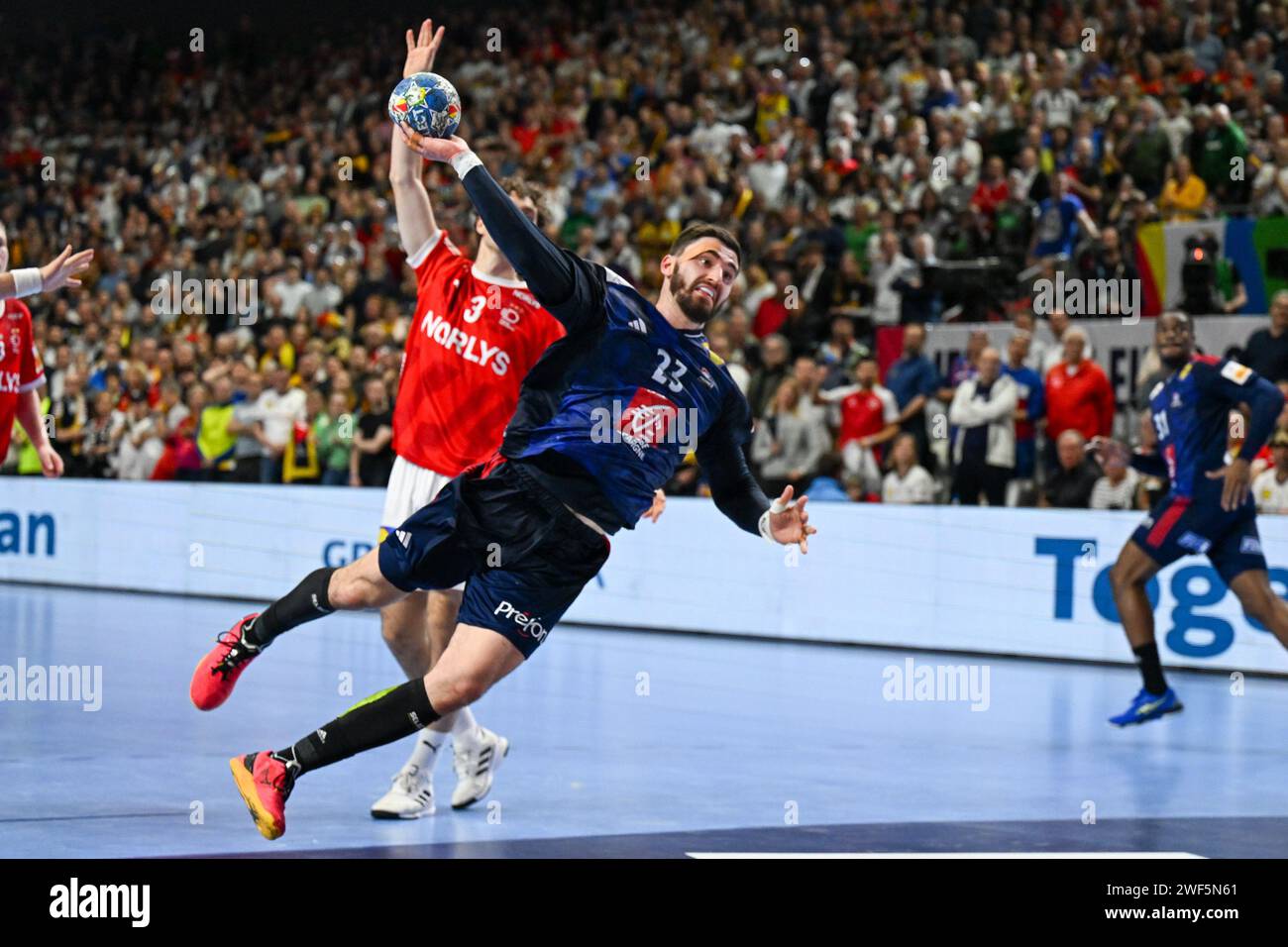 Cologne, Allemagne. 28 janvier 2024. Ludovic Fabregas (France) lors de la finale des 2e et 1e places du Menâ&#x80;&#x99;s EHF Euro 2024 match entre la France et le Danemark au Lanxess Arena, Cologne, Allemagne crédit : Independent photo Agency/Alamy Live News Banque D'Images