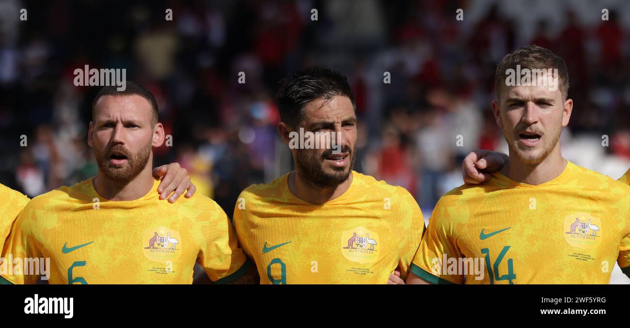 DOHA, QATAR - JANVIER 28 : Martin Boyle, Bruno Fornaroli, Riley McGree de l'Australie lors du match de la coupe d'Asie AFC ronde de 16 entre l'Australie et l'in Banque D'Images