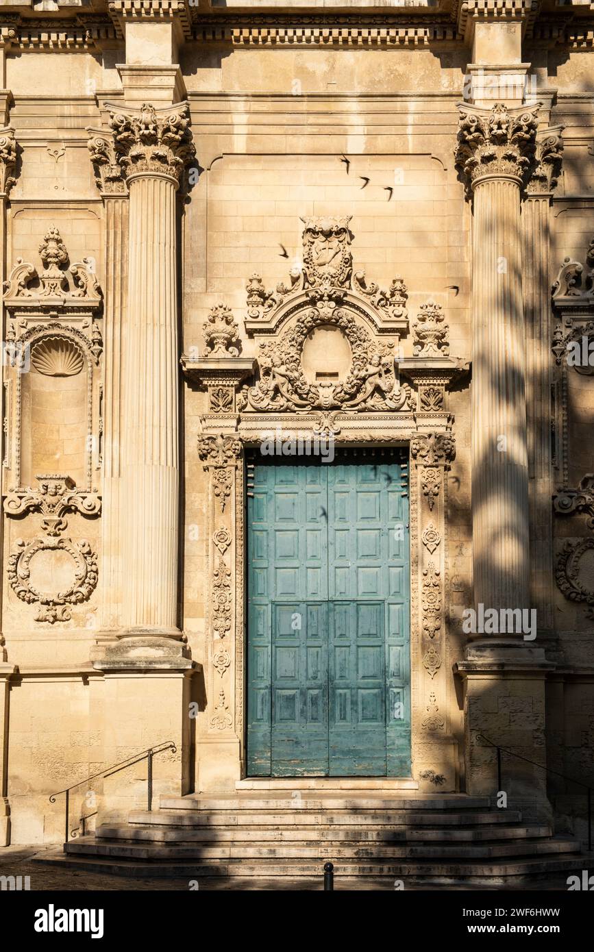 Détails baroques sur une façade d'église à Lecce, Salento, Pouilles, Italie Banque D'Images
