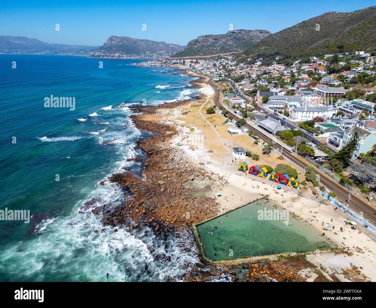 Piscine à marée de St James et plage de St James, St James, Cape Town, Afrique du Sud Banque D'Images