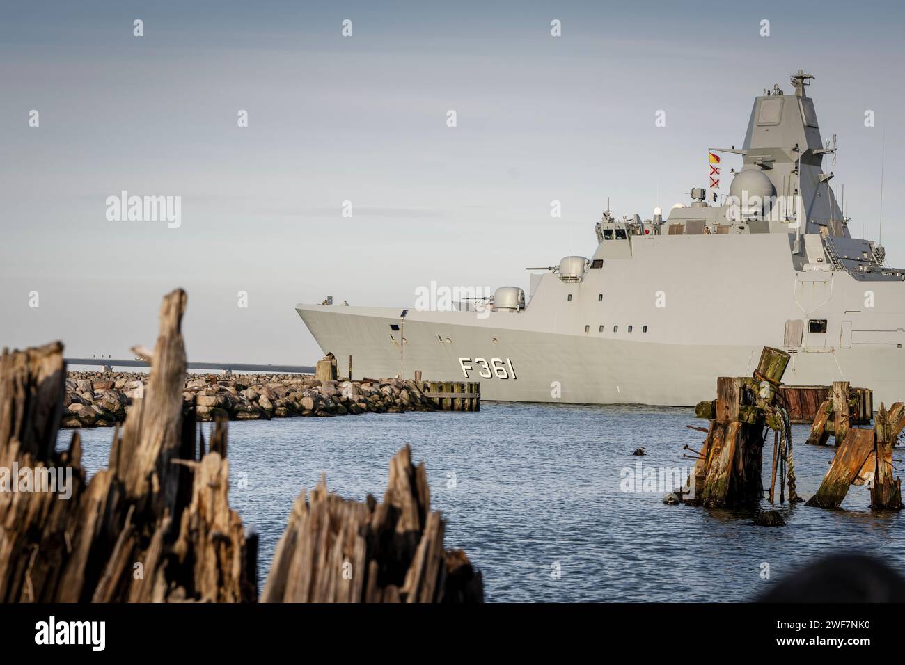 Korsoer, Danemark. 29 janvier 2024. La frégate danoise Iver Huitfeldt décolle pour le golfe d’Aden, depuis la base navale de Korsoer, Danemark, le lundi 29 février 2024. La frégate danoise contribuera au renforcement de la sécurité maritime dans et autour du Red Sea Credit : Ritzau/Alamy Live News Banque D'Images