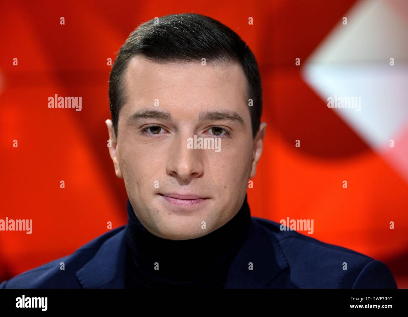 Jordan Bardella est interviewé par Apolline de Malherbe sur RMC/BFMTV à Paris, France le 29 janvier 2024 photo par Alain Apaydin/ABACAPRESS.COM Banque D'Images