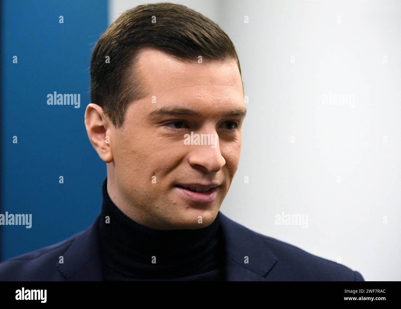 Jordan Bardella est interviewé par Apolline de Malherbe sur RMC/BFMTV à Paris, France le 29 janvier 2024 photo par Alain Apaydin/ABACAPRESS.COM Banque D'Images