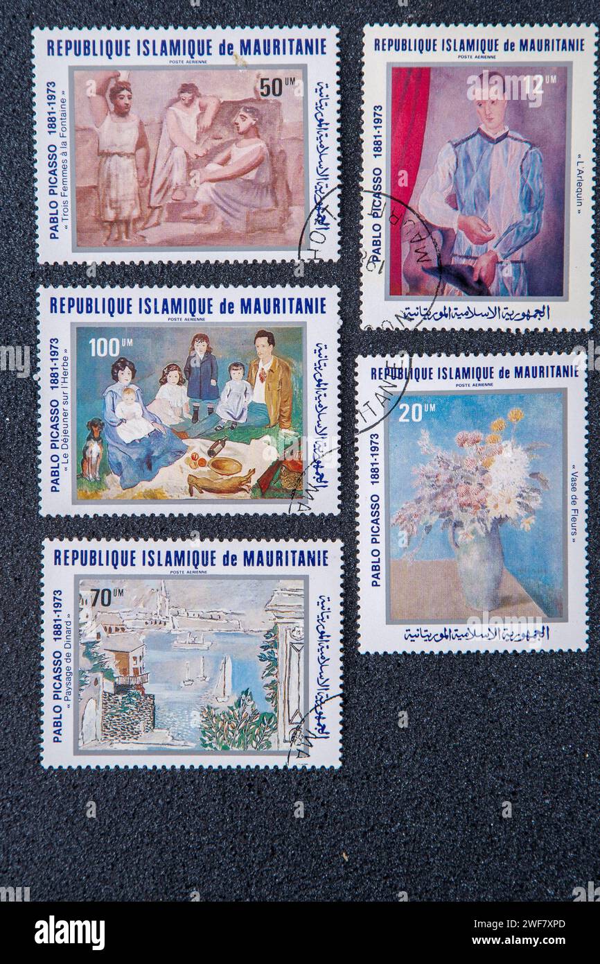 Série de différents timbres-poste avec peinture Pablo Picasso. Mauritanie - circa 1981. Banque D'Images