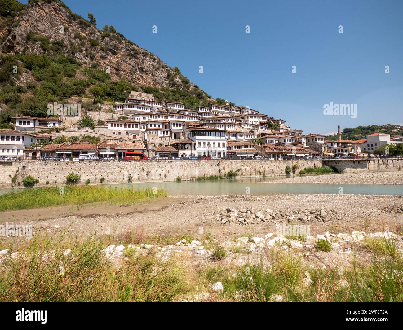 Berat Albanie centre historique de la rivière Osum. Photo de haute qualité Banque D'Images