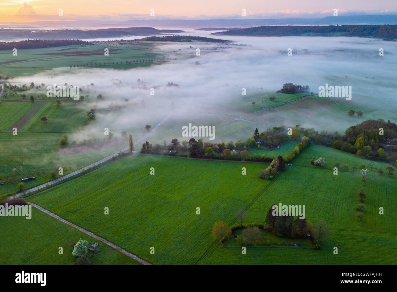 Brouillard sur Waldenbuch le matin Banque D'Images