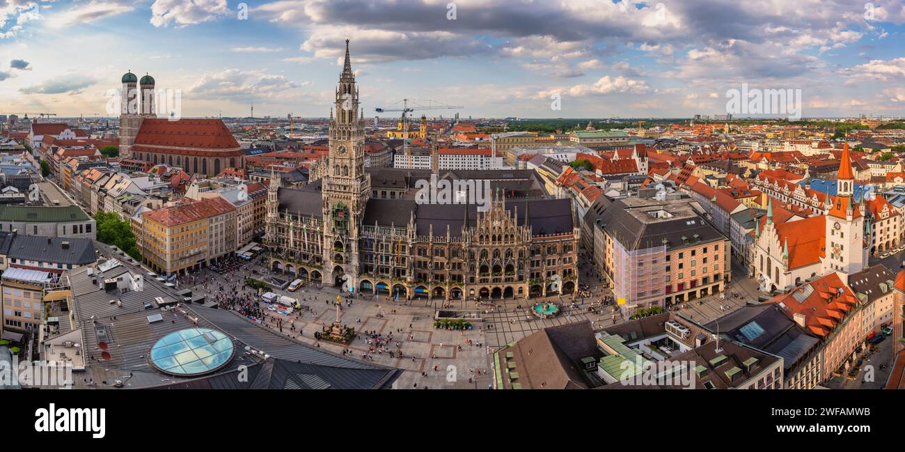 Munich (Munchen) Allemagne, vue en haut angle sur la ville à Marienplatz nouvelle place de la mairie Banque D'Images