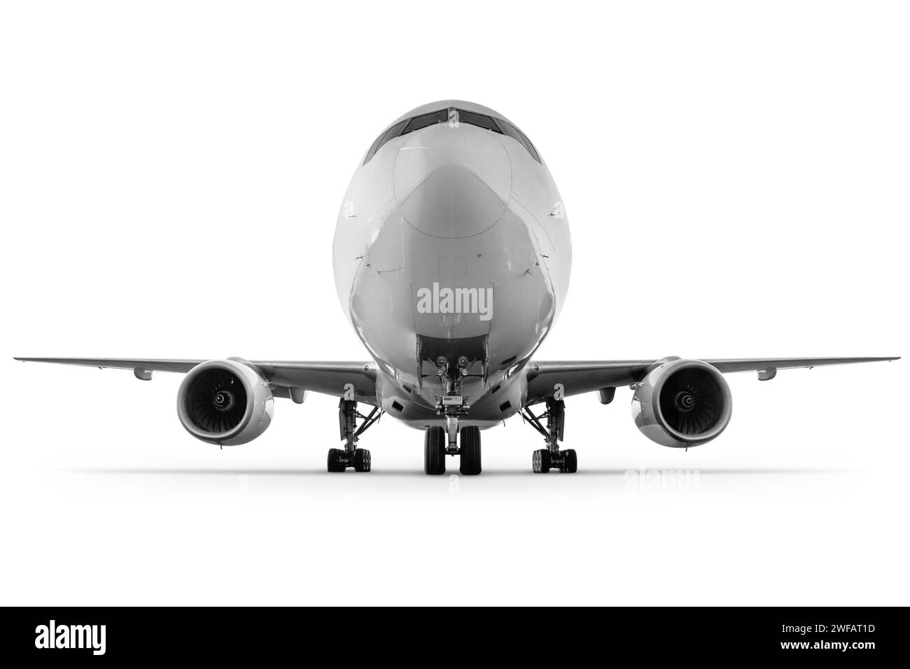 Vue de face d'un avion de passagers à corps large isolé sur fond blanc Banque D'Images