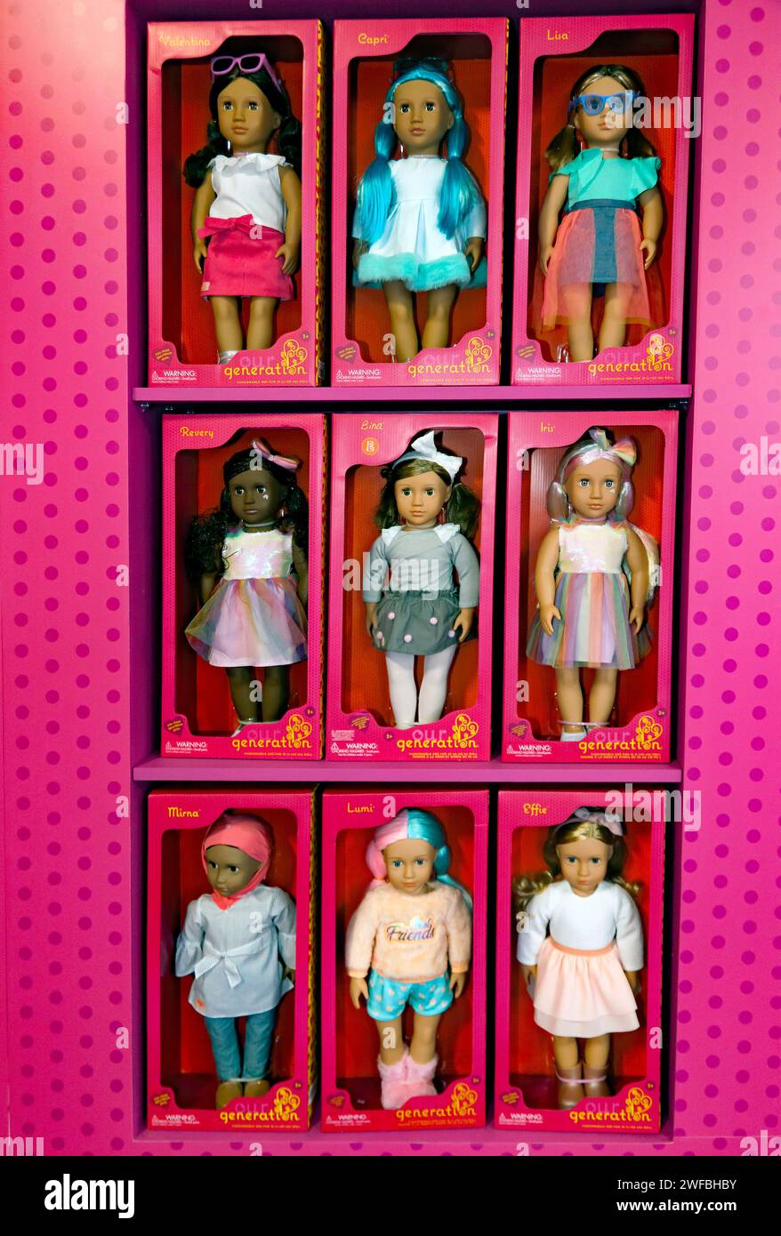 Bina, les poupées féminines de notre génération, exposées à la foire du jouet 2024, Olympia, Londres Banque D'Images