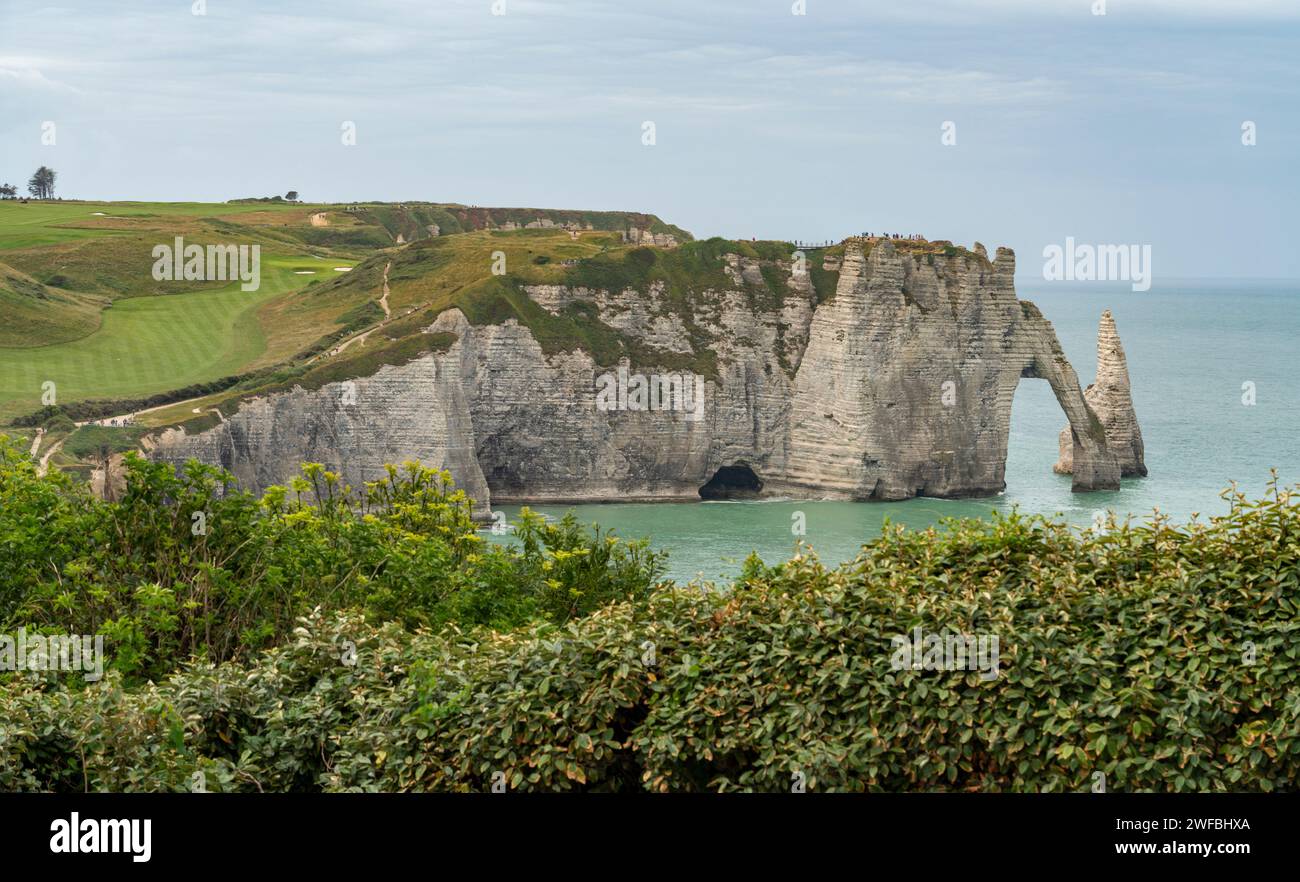 Paysage côtier autour d'Etretat, une commune du département de Seine-Maritime dans la région Normandie du Nord-Ouest de la France Banque D'Images
