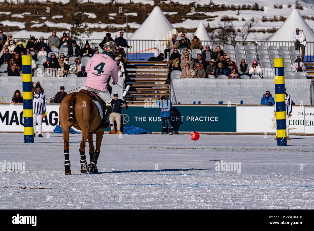 St. Moritz - 28 janvier 2024 : actions de jeu et cérémonie de remise des prix lors de la finale de la coupe du monde de Polo de neige St.Moritz 2024 Banque D'Images