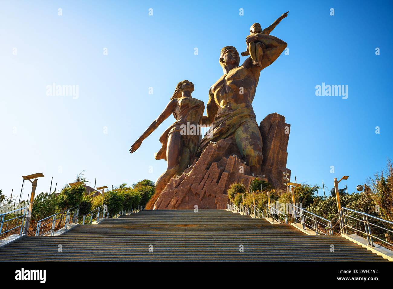 Statue appelée Monument de la Renaissance africaine située à Dakar, Sénégal Banque D'Images