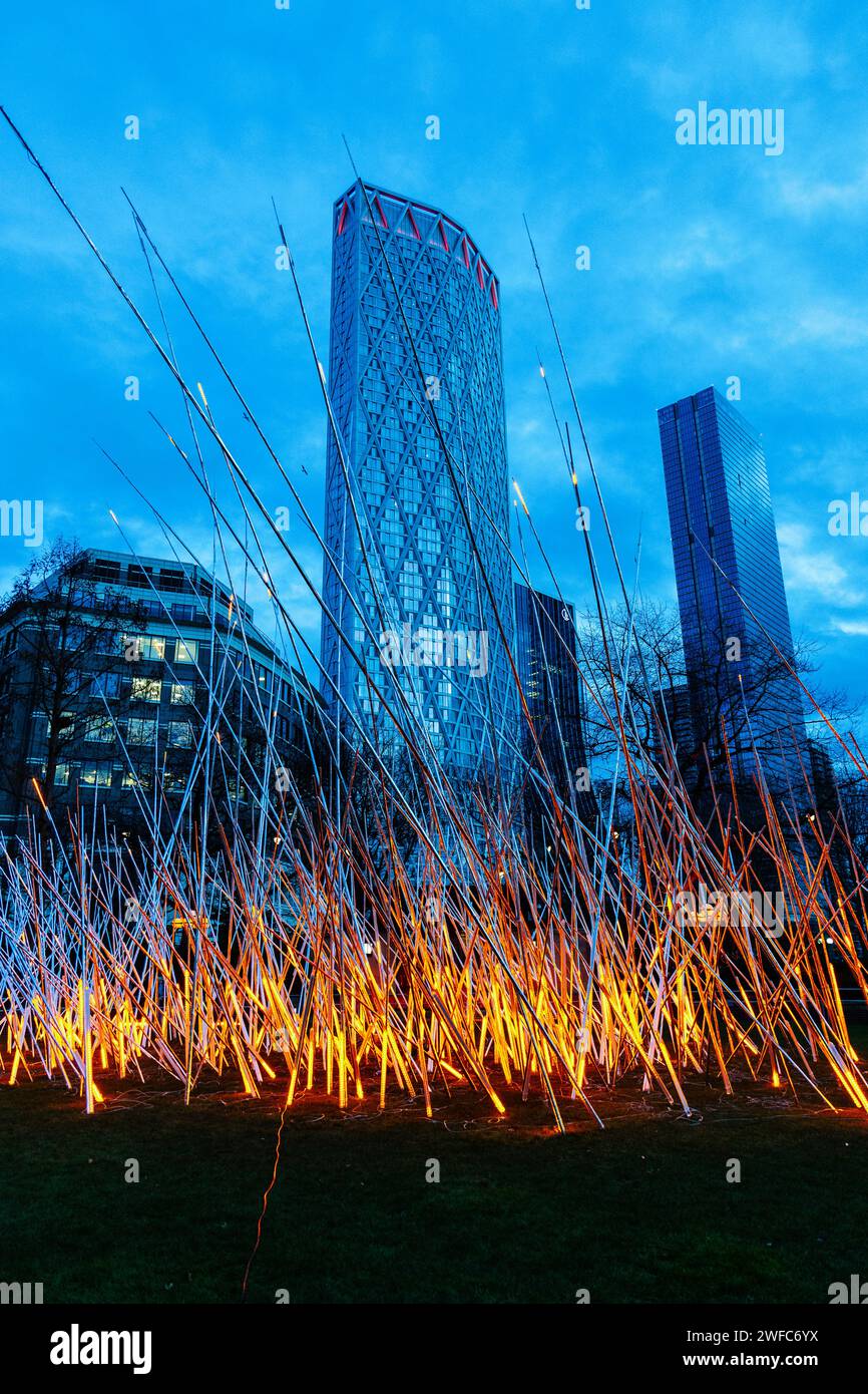 'Signn' par Vendel & de Wolf Canary Wharf Winter Lights 2024, Londres, Royaume-Uni Banque D'Images
