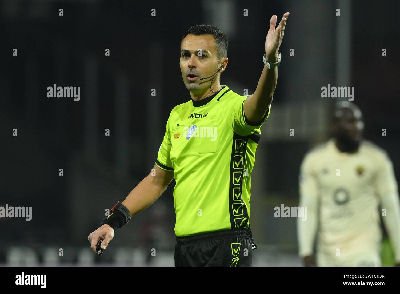 Salerne, Italie. 29 janvier 2024. Marco Di Bella l'arbitre lors du match de Serie A entre l'US Salernitan 1919 et AS Roma au stade Arechi le 29 janvier 2024 à Salerne, italie Note finale 1-2 (photo Agostino Gemito/Pacific Press) crédit : Pacific Press Media production Corp./Alamy Live News Banque D'Images