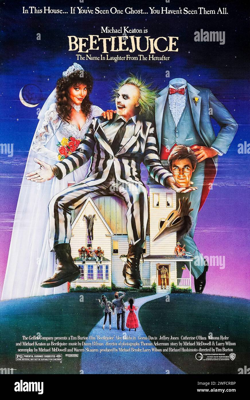 Beetlejuice (1988) réalisé par Tim Burton et mettant en vedette Alec Baldwin, Geena Davis et Michael Keaton. Les esprits d'un couple décédé sont harcelés par une famille insupportable qui a emménagé dans leur maison, et embauchent un esprit malveillant pour les chasser. Photographie d'une affiche originale d'une feuille US de 1988. ***USAGE ÉDITORIAL SEULEMENT*** crédit : BFA / Warner Bros Banque D'Images