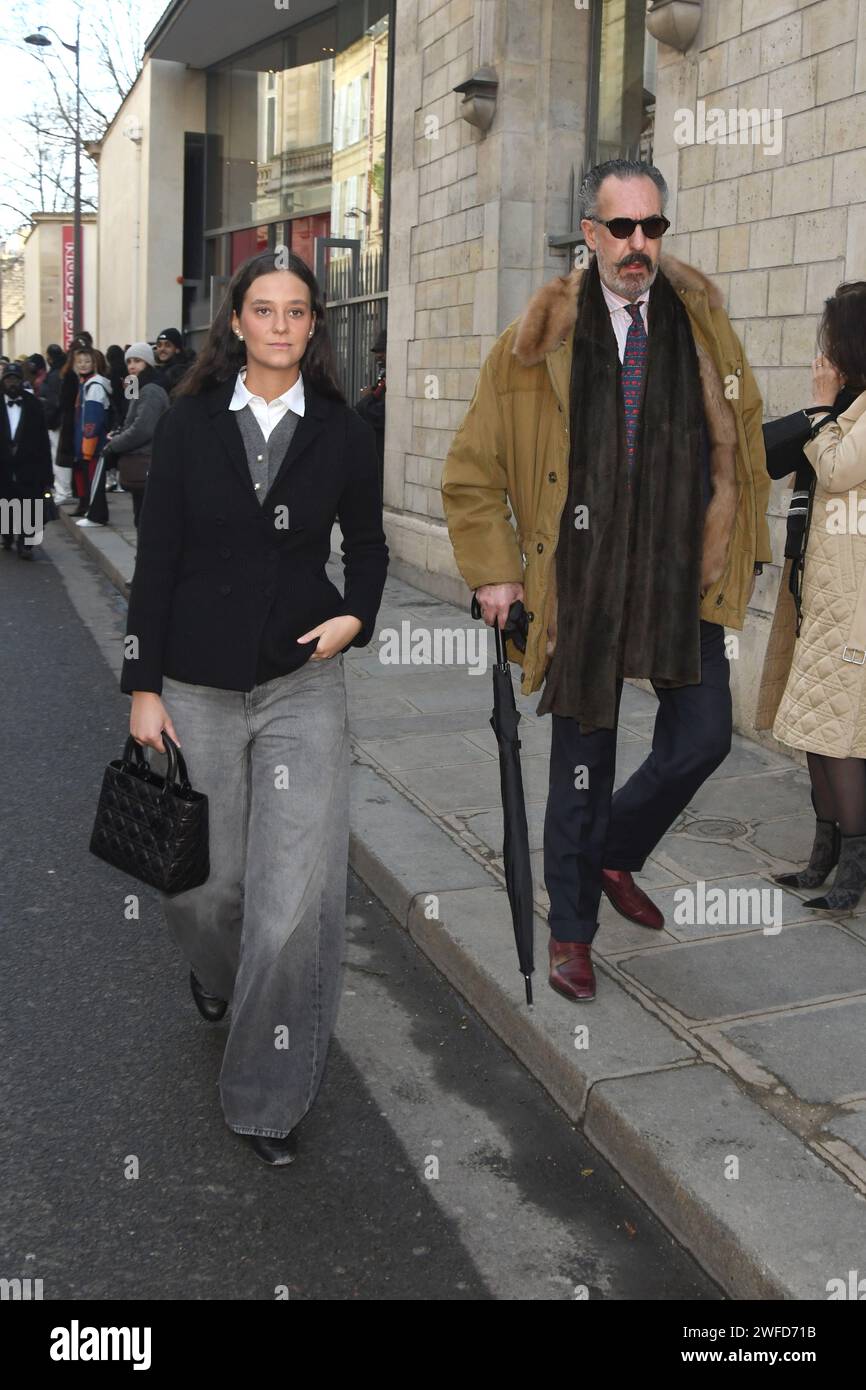 PARIS, FRANCE - JANVIER 22 : Victoria Federica de Marichalar y Borbón et Jaime de Marichalar assistent au printemps/sommet Christian Dior haute Couture Banque D'Images